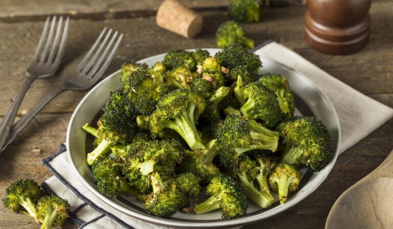 Organic Green Roasted Broccoli Florets with Garlic