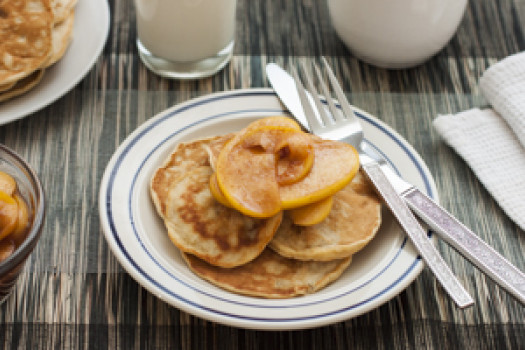 Banana Pancakes with Apple Topping